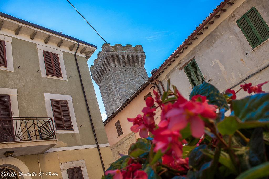 Torre Della Botonta Bed & Breakfast Castel Ritaldi Exterior photo