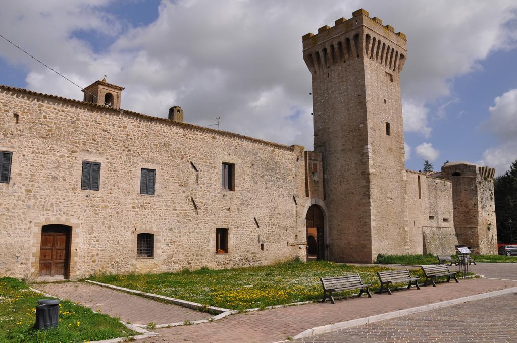 Torre Della Botonta Bed & Breakfast Castel Ritaldi Exterior photo