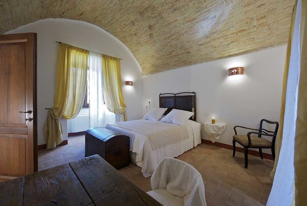 Torre Della Botonta Bed & Breakfast Castel Ritaldi Exterior photo